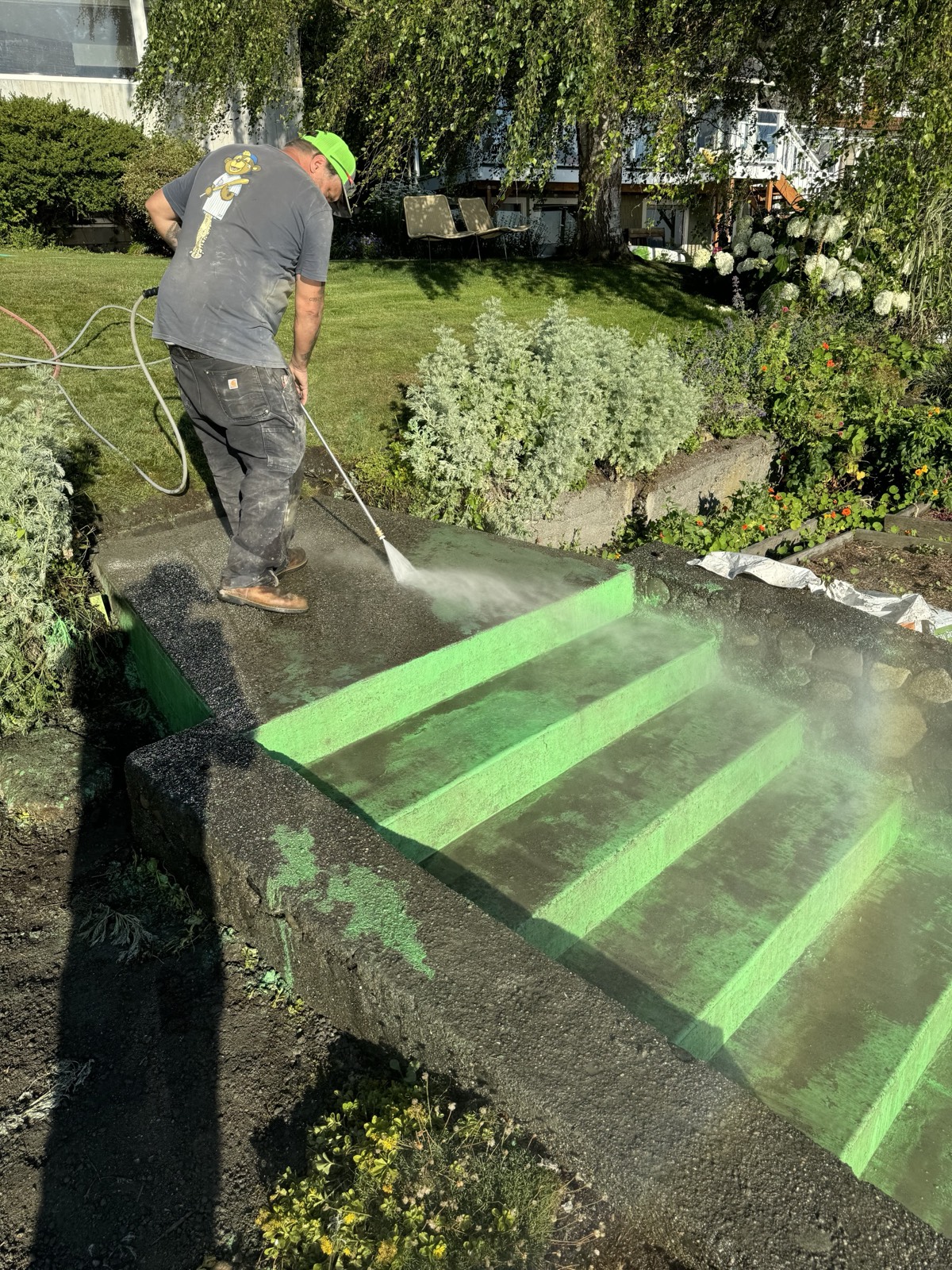 Portal crew at work 8